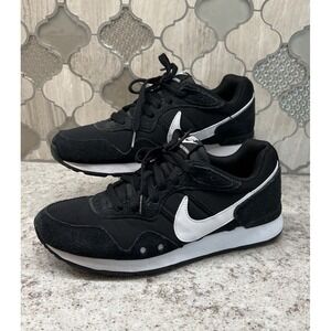 Nike Ventured Runner Women's Athletic Tie Lace Premium Sports Shoes Black Sz 8.5